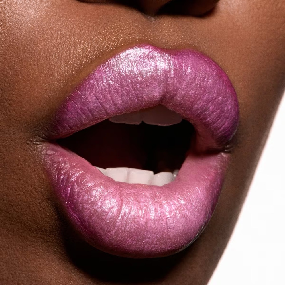 MAC ‘Spaced Out’ Dazzlelips Crayon Lipstick - Picture 4 of 9